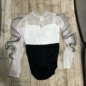 Kelle dance costume